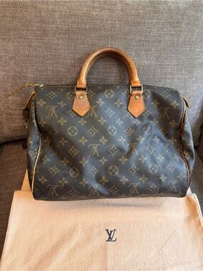 Authentic Louis Vuitton Speedy 30 monogram satchel vintage